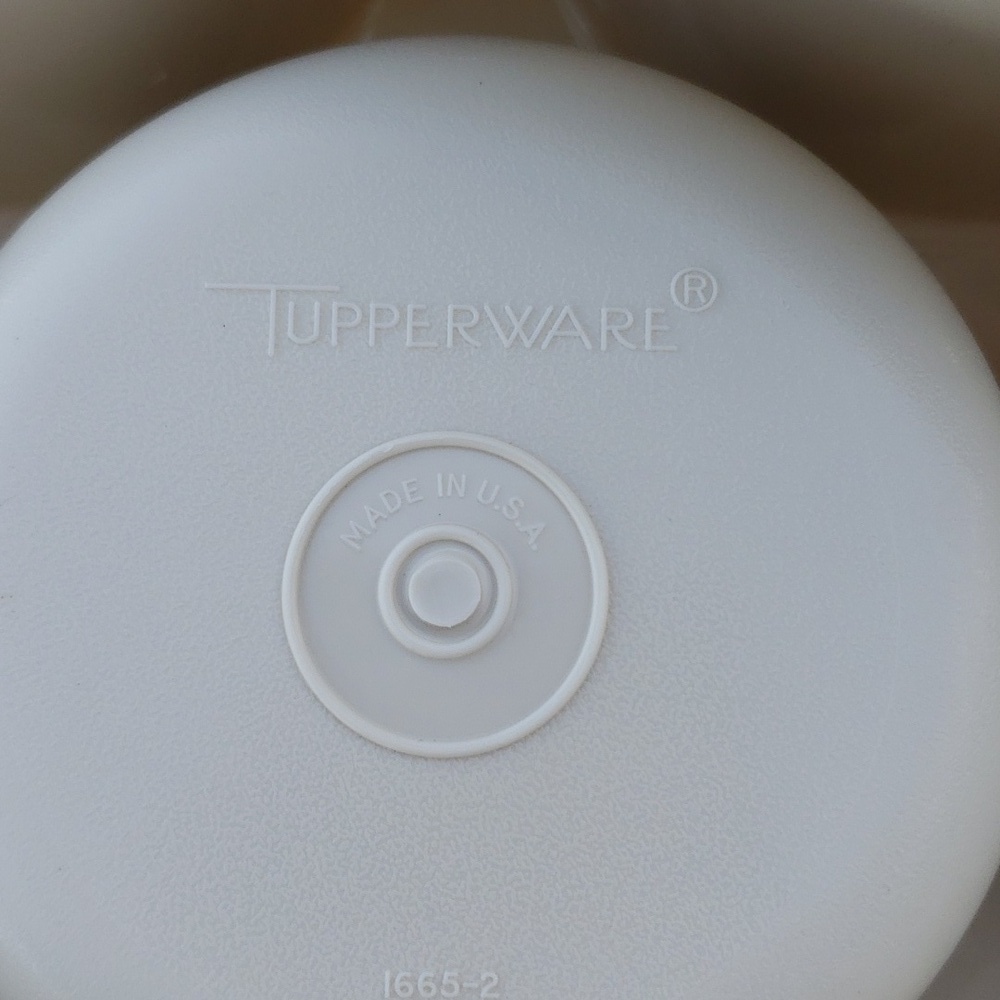 Vintage Tupperware LARGE 2-pc Veggie/Chip & Dip Serving Tray 7 Comp. with Lid - Picture 9 of 10